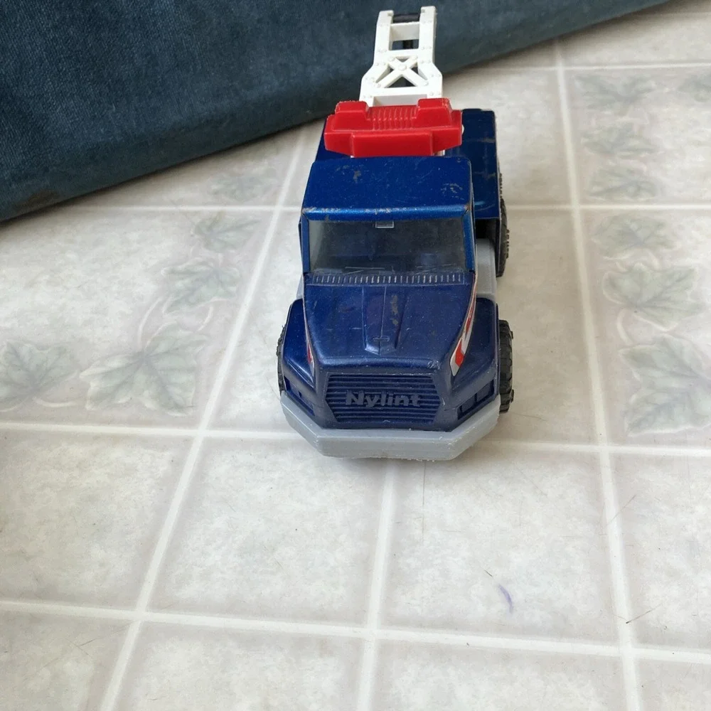 Vintage 1989‎ Nylint Tow Truck 